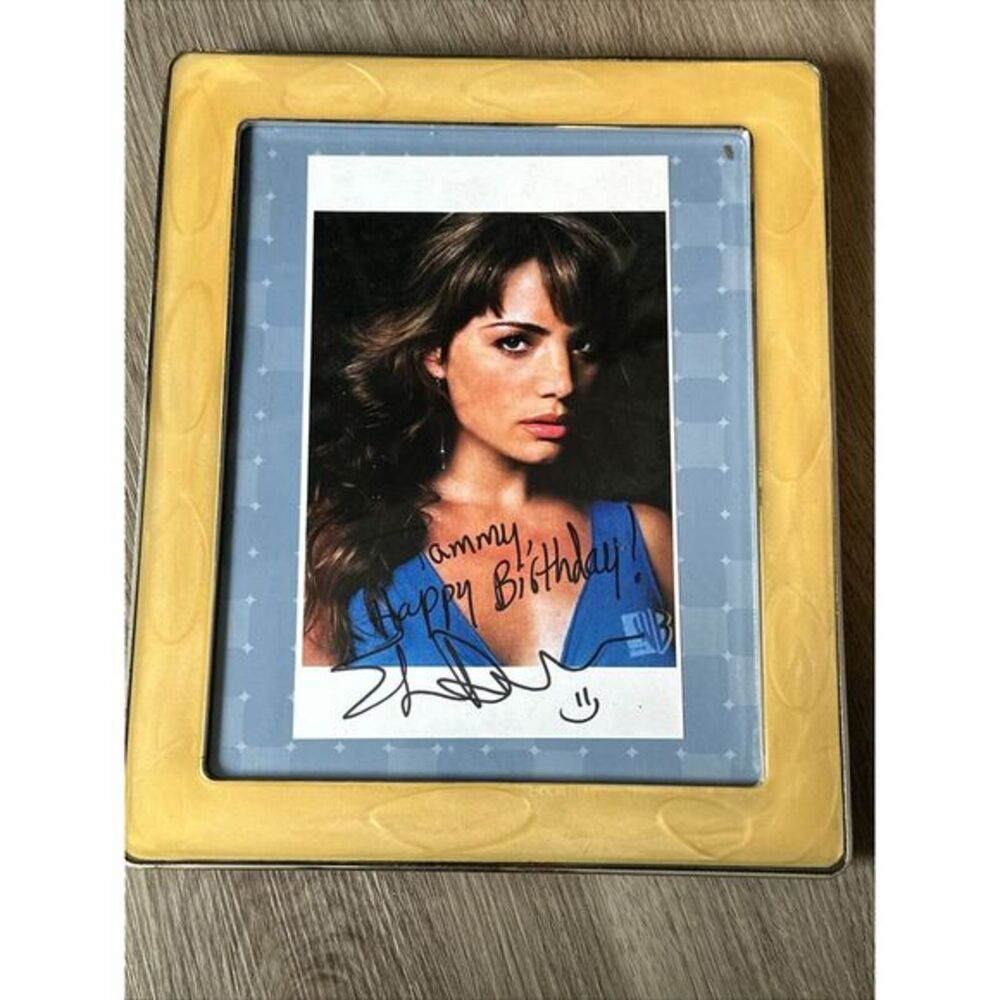 ERICA DURANCE Authentic Hand-Signed "SMALLVILLE - LOIS" in 8x10 Photo frame